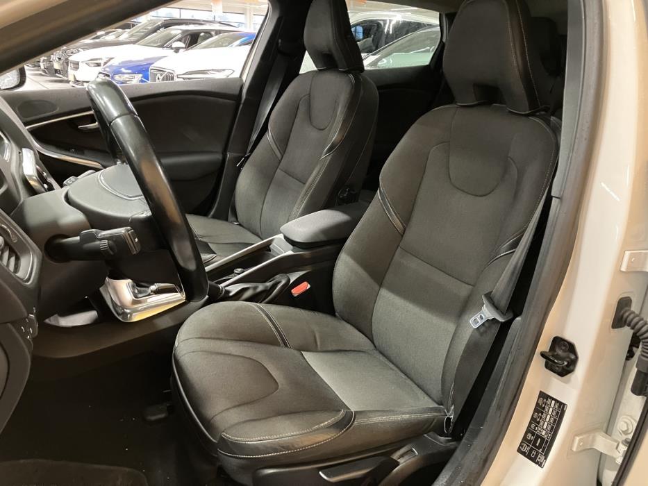 VOLVO V40 Cross Country 2013