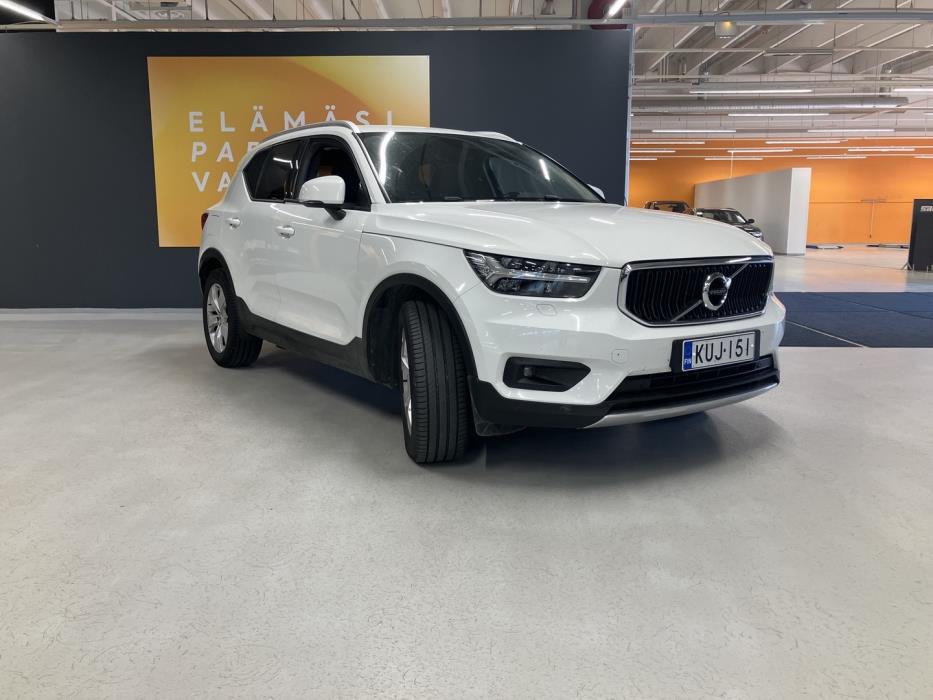 VOLVO XC40 2021
