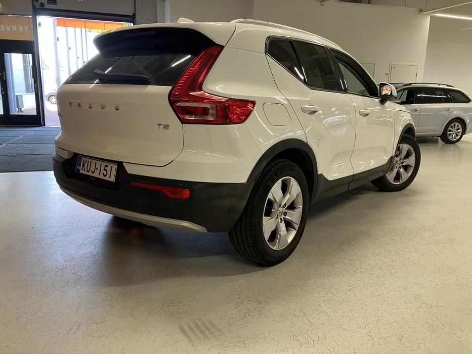 VOLVO XC40 2021