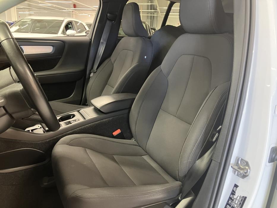 VOLVO XC40 2021