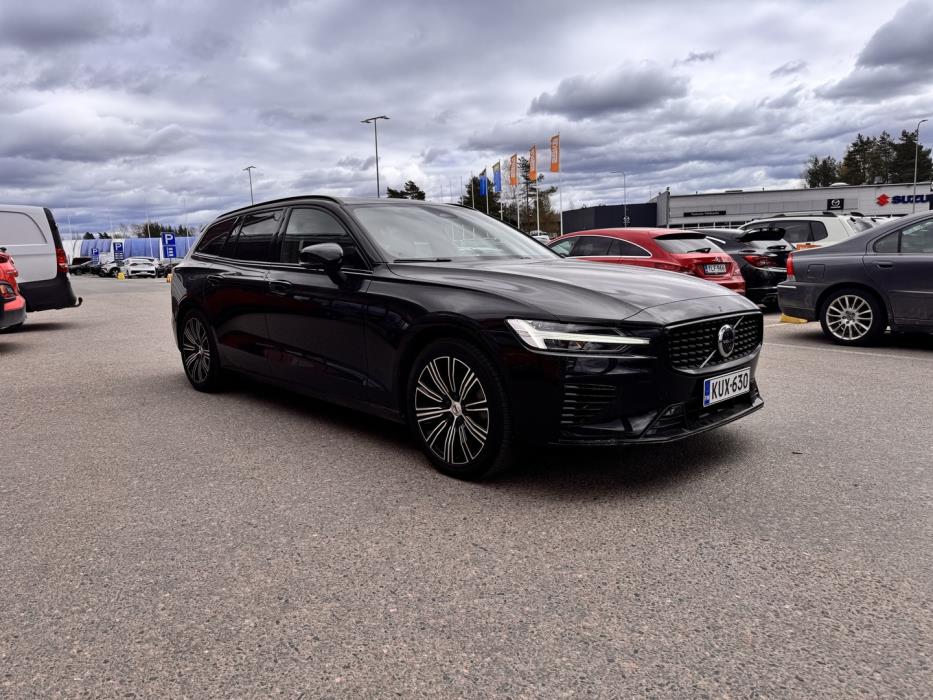 VOLVO V60 2023