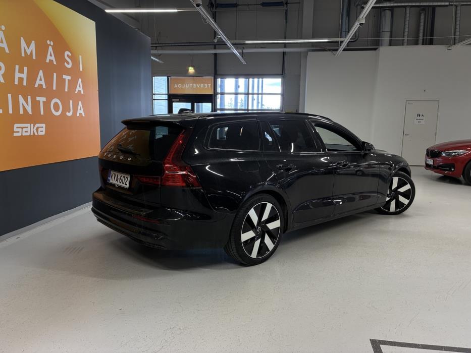 VOLVO V60 2023