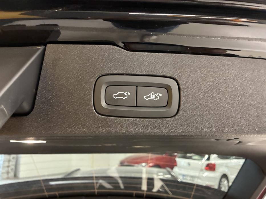 VOLVO V60 2023