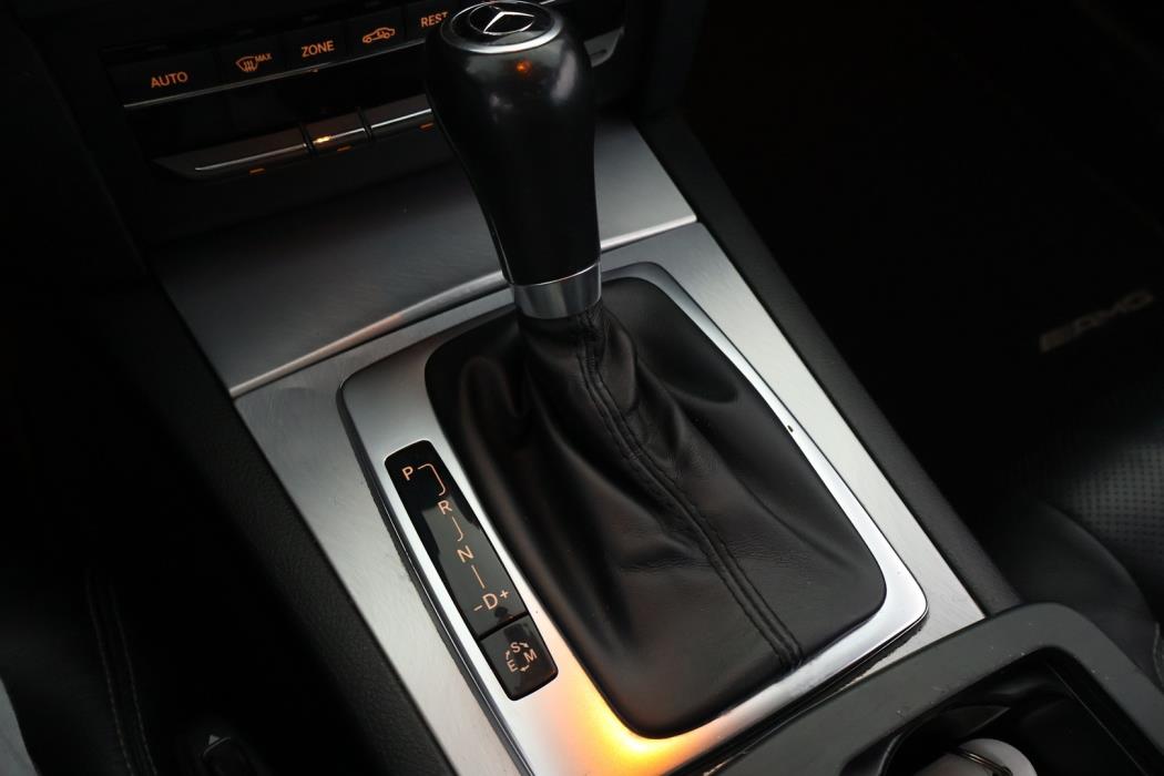 MERCEDES-BENZ E 2012