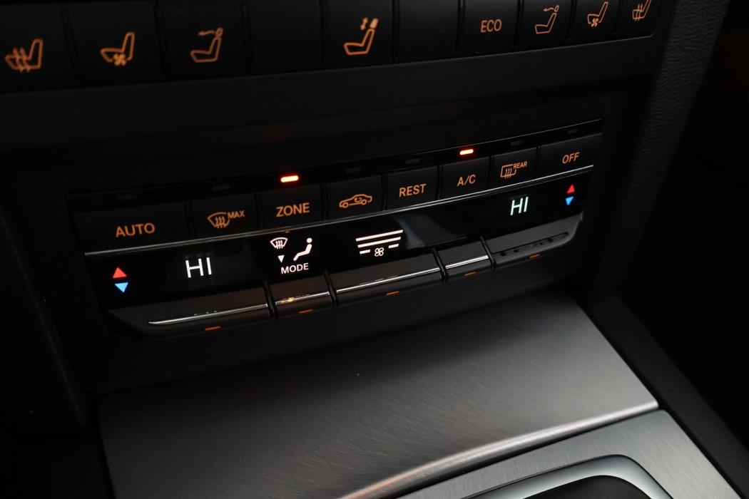 MERCEDES-BENZ E 2012