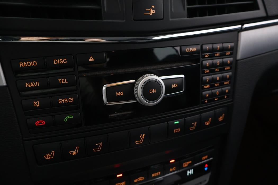 MERCEDES-BENZ E 2012