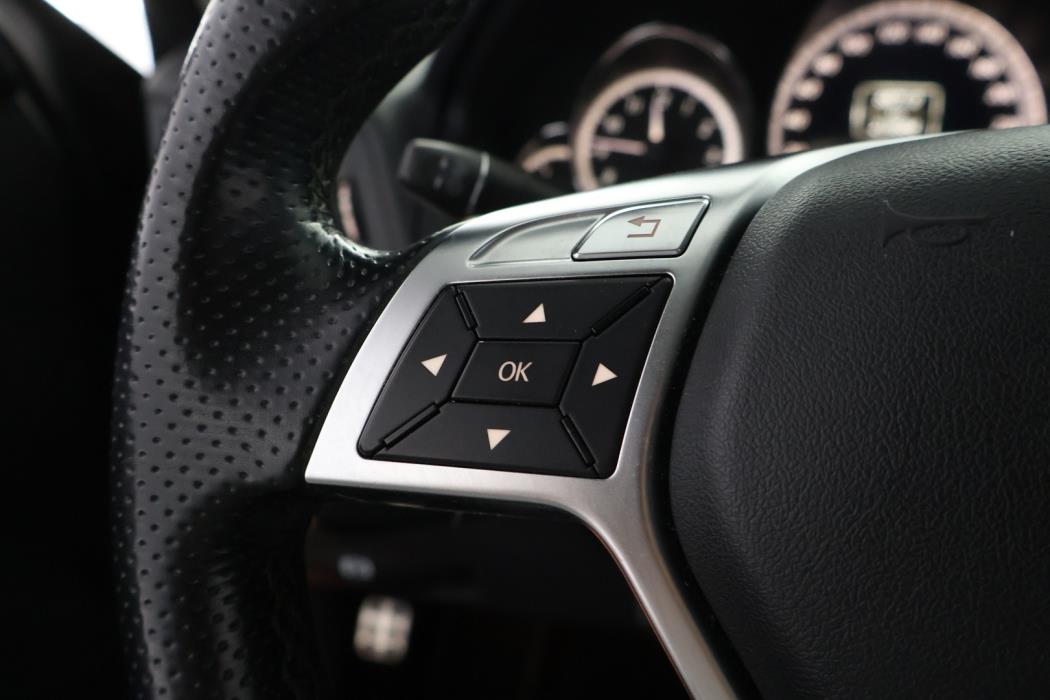 MERCEDES-BENZ E 2012