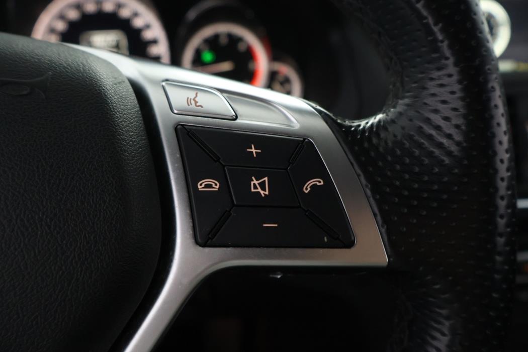 MERCEDES-BENZ E 2012