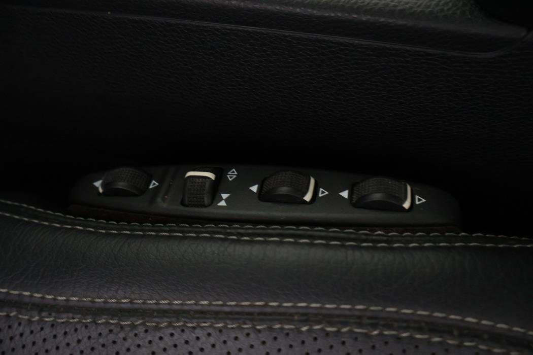 MERCEDES-BENZ E 2012