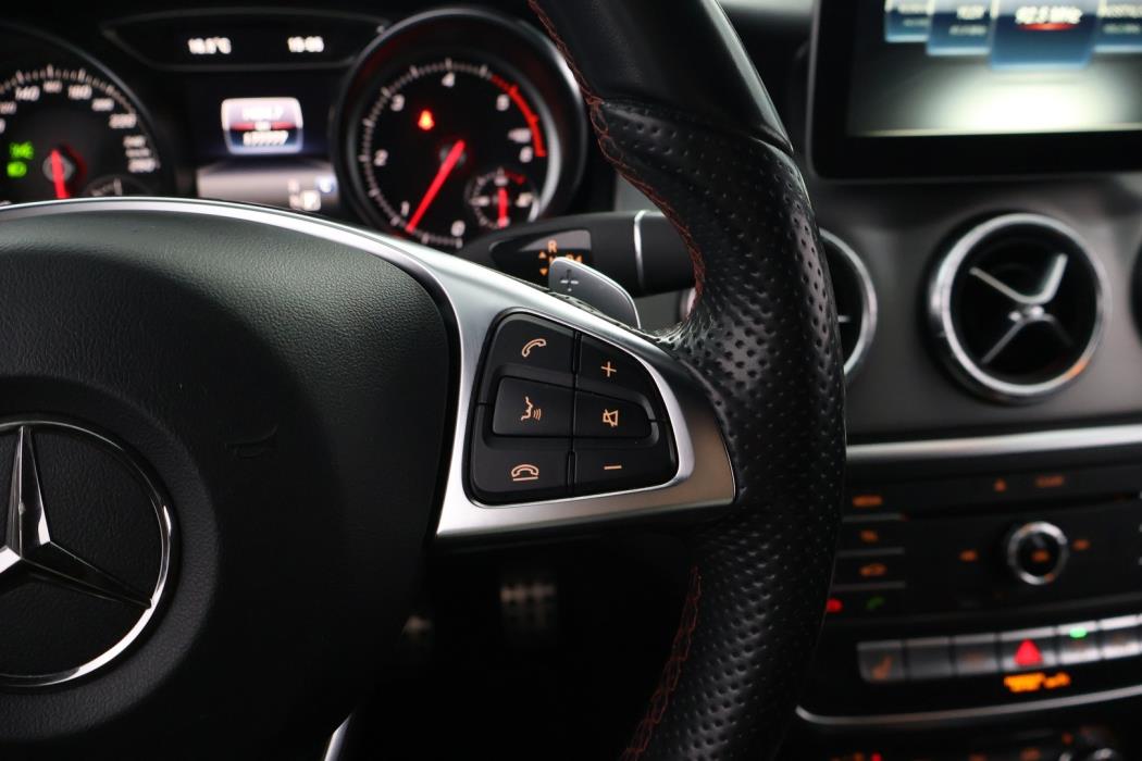 MERCEDES-BENZ CLA 2018