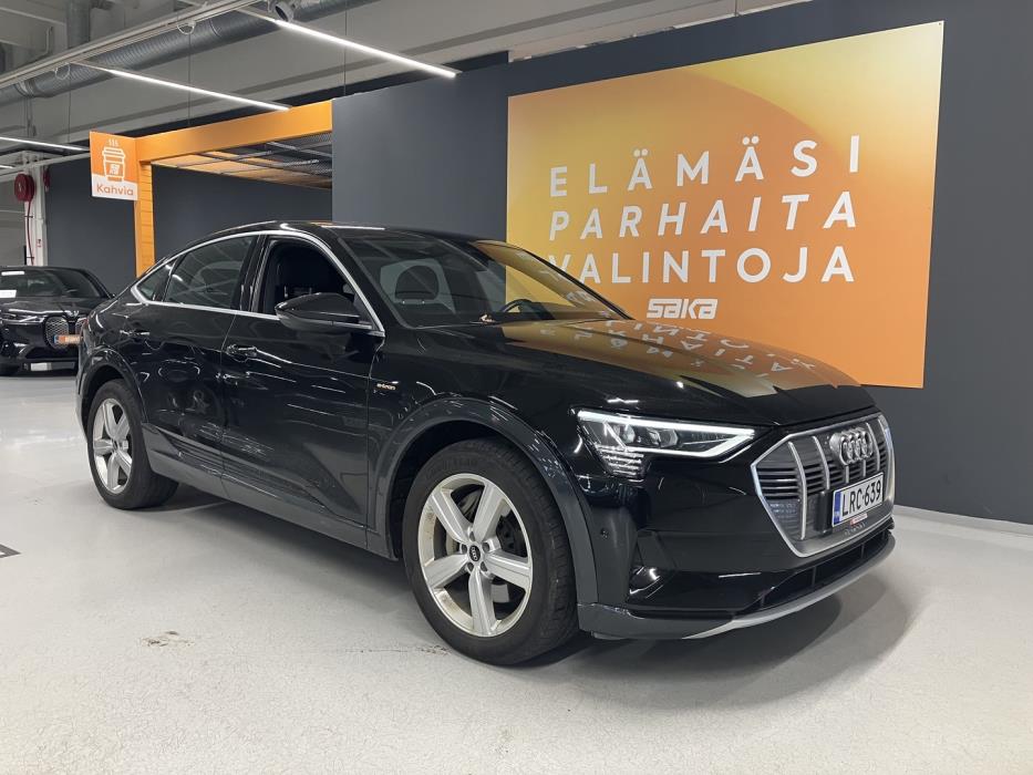 AUDI e-tron 2022