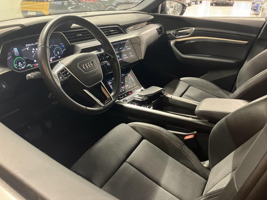 AUDI e-tron 2022