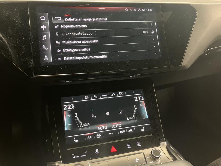 AUDI e-tron 2022
