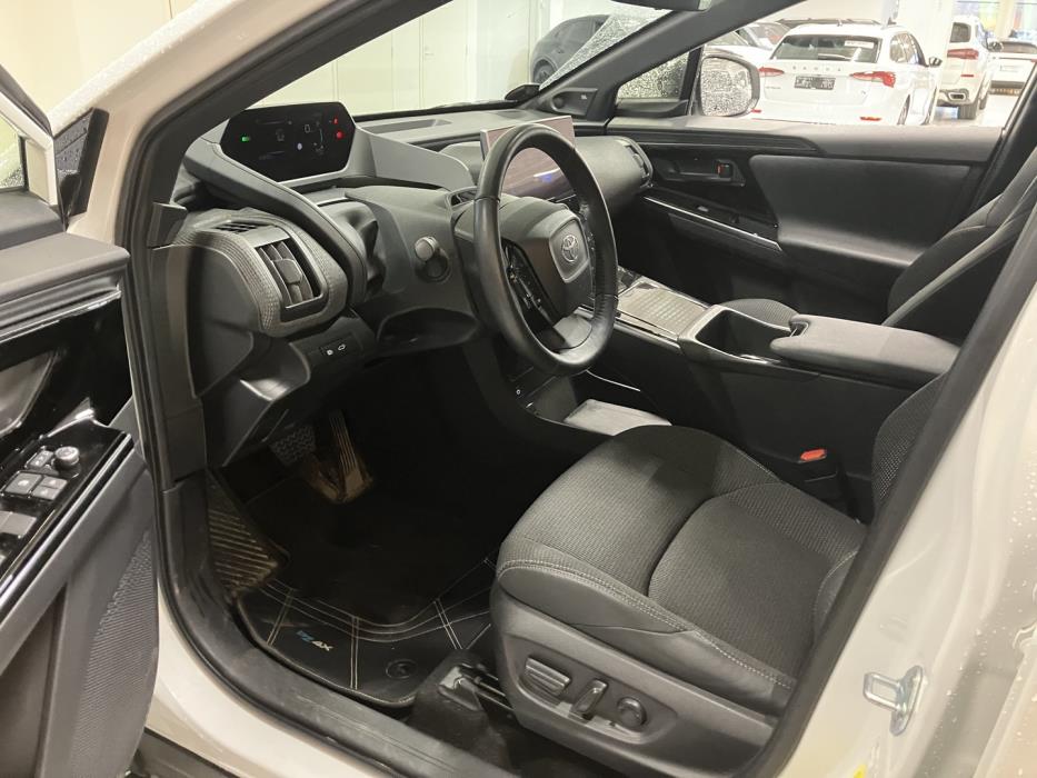 TOYOTA bZ4X 2023
