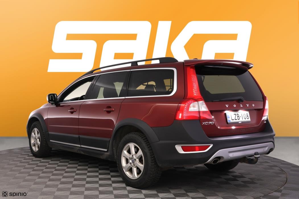 VOLVO XC70 2011