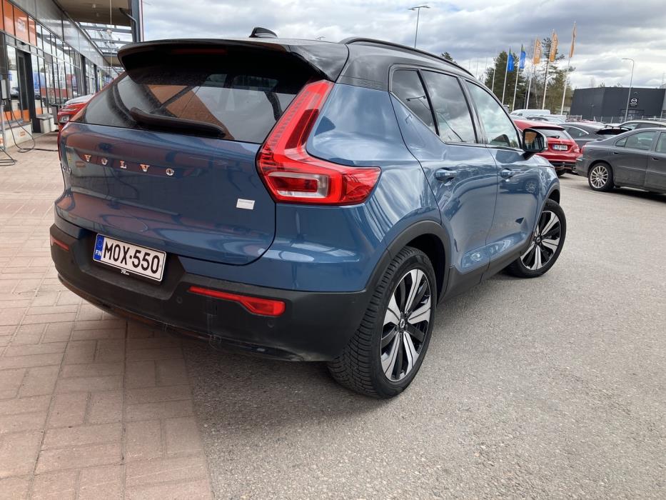 VOLVO XC40 2023