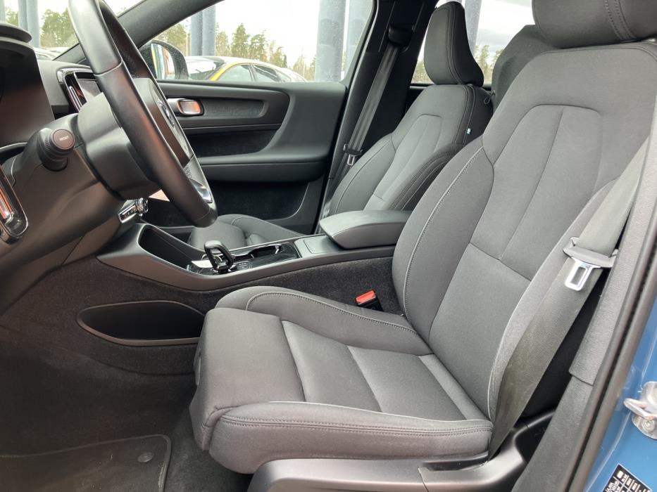 VOLVO XC40 2023