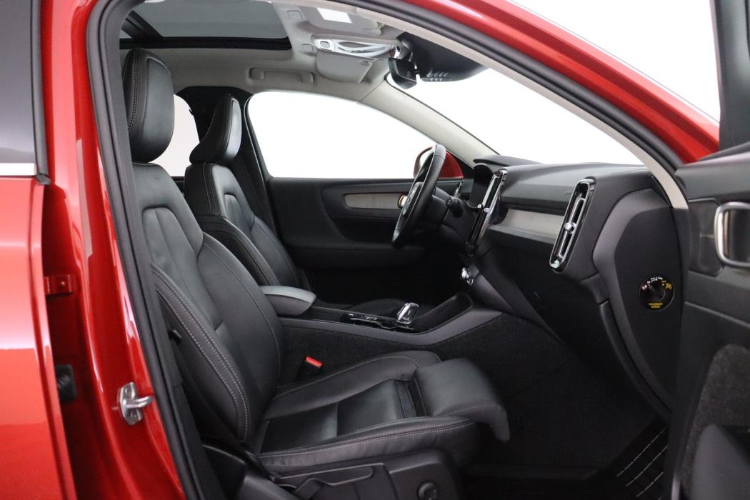 VOLVO XC40 2021