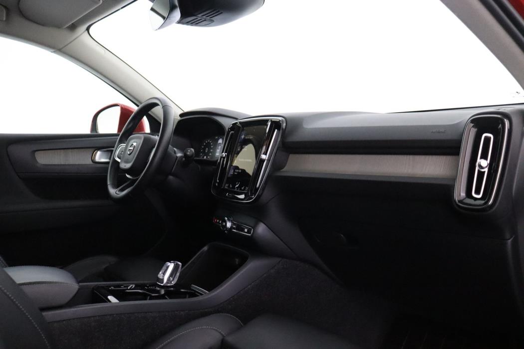 VOLVO XC40 2021