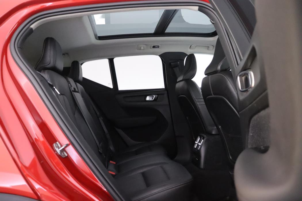 VOLVO XC40 2021