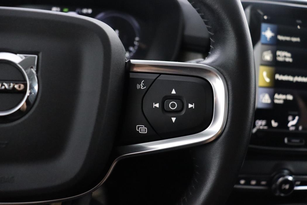 VOLVO XC40 2021