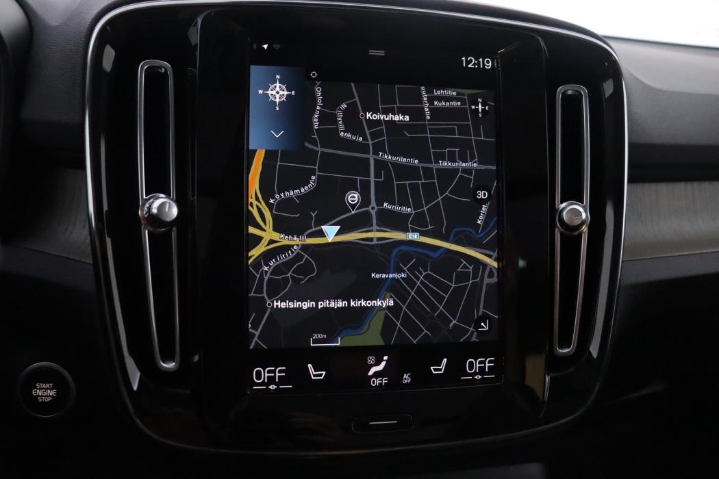VOLVO XC40 2021