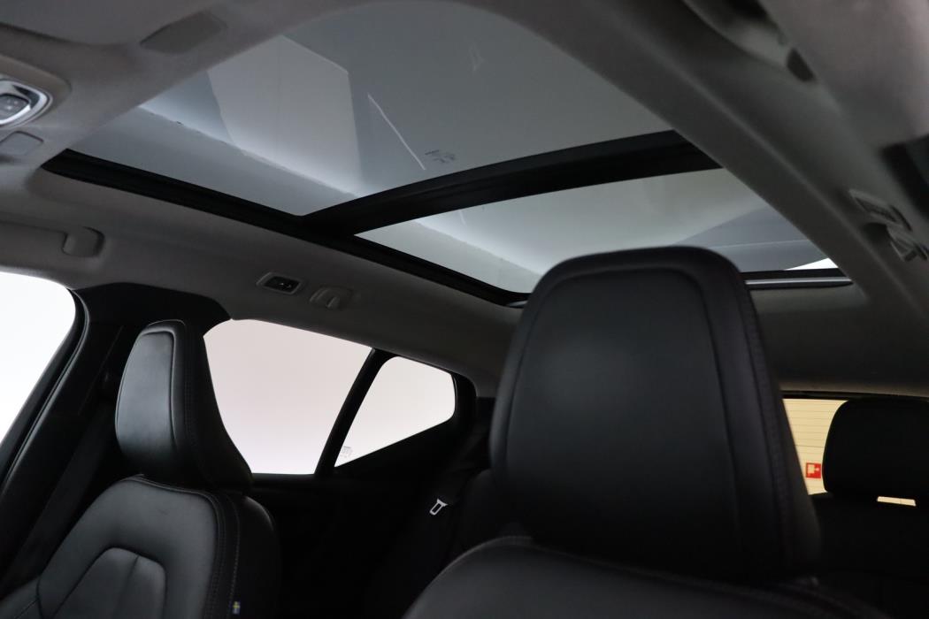 VOLVO XC40 2021