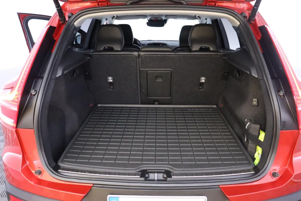 VOLVO XC40 2021