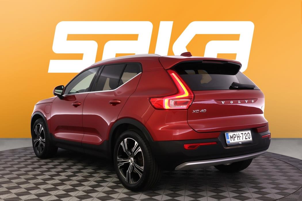VOLVO XC40 2021