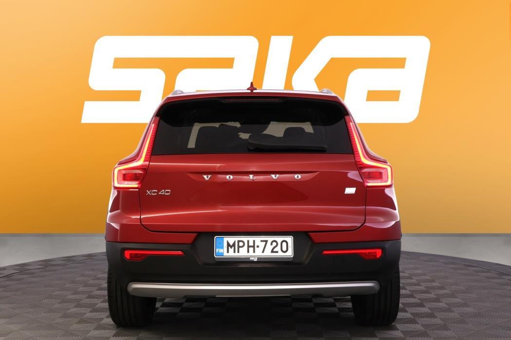 VOLVO XC40 2021