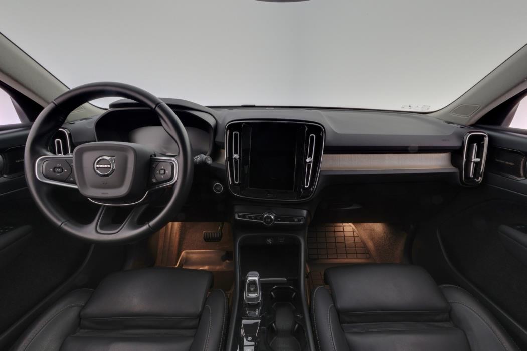 VOLVO XC40 2021