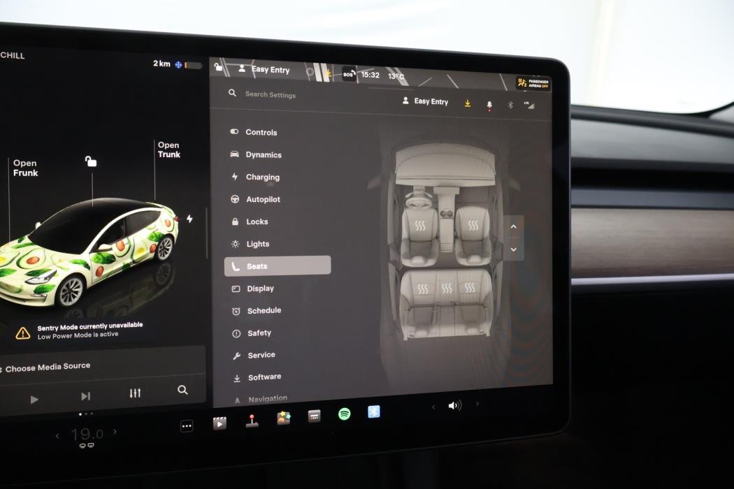 TESLA Model 3 2023