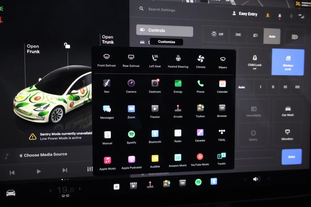 TESLA Model 3 2023