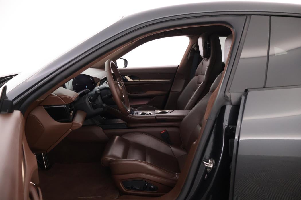PORSCHE Taycan 2020