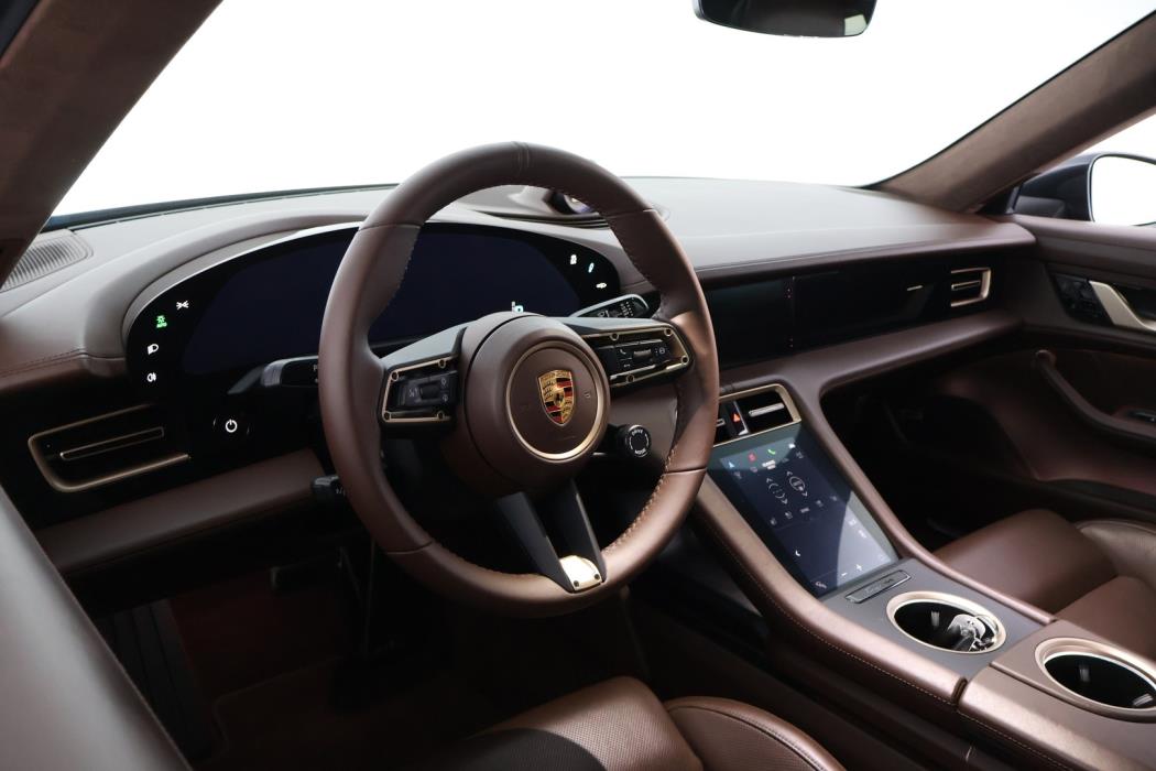 PORSCHE Taycan 2020