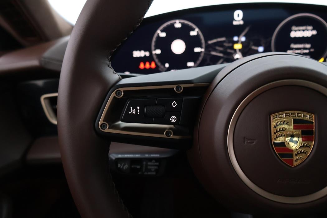 PORSCHE Taycan 2020