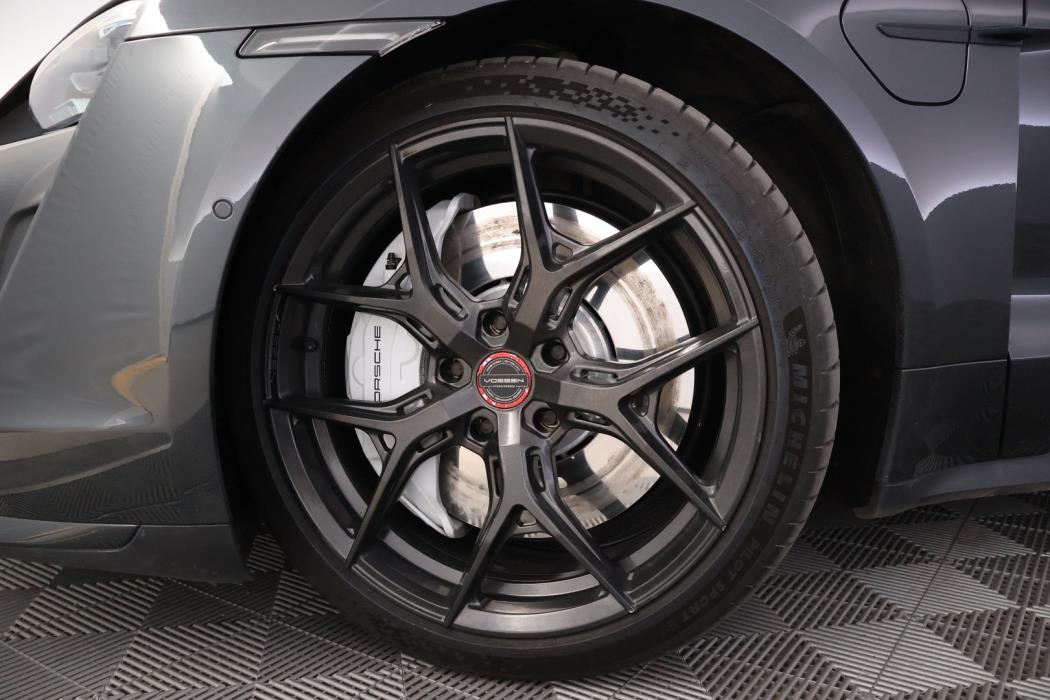 PORSCHE Taycan 2020