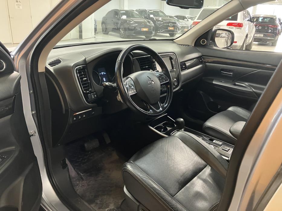 MITSUBISHI Outlander 2017
