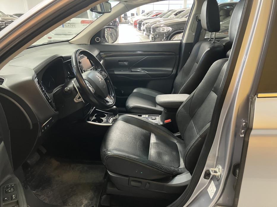 MITSUBISHI Outlander 2017