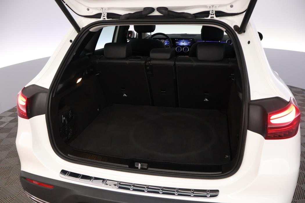 MERCEDES-BENZ EQA 2025