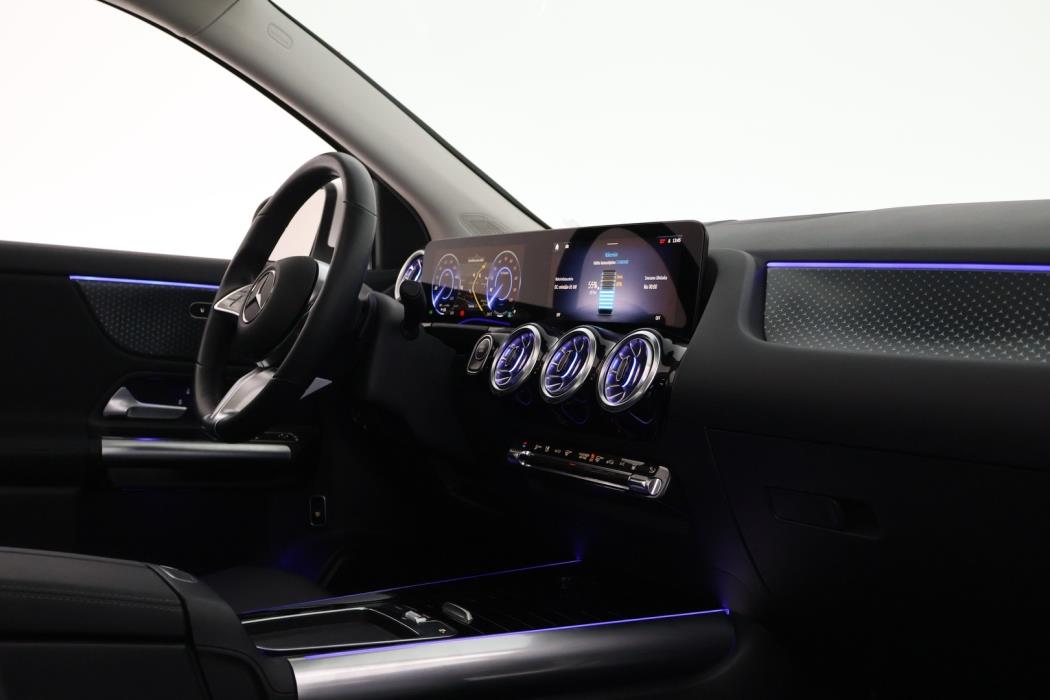 MERCEDES-BENZ EQA 2025