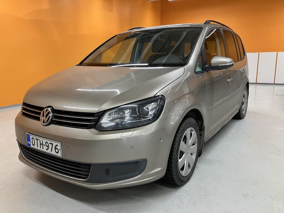 VOLKSWAGEN Touran 2012