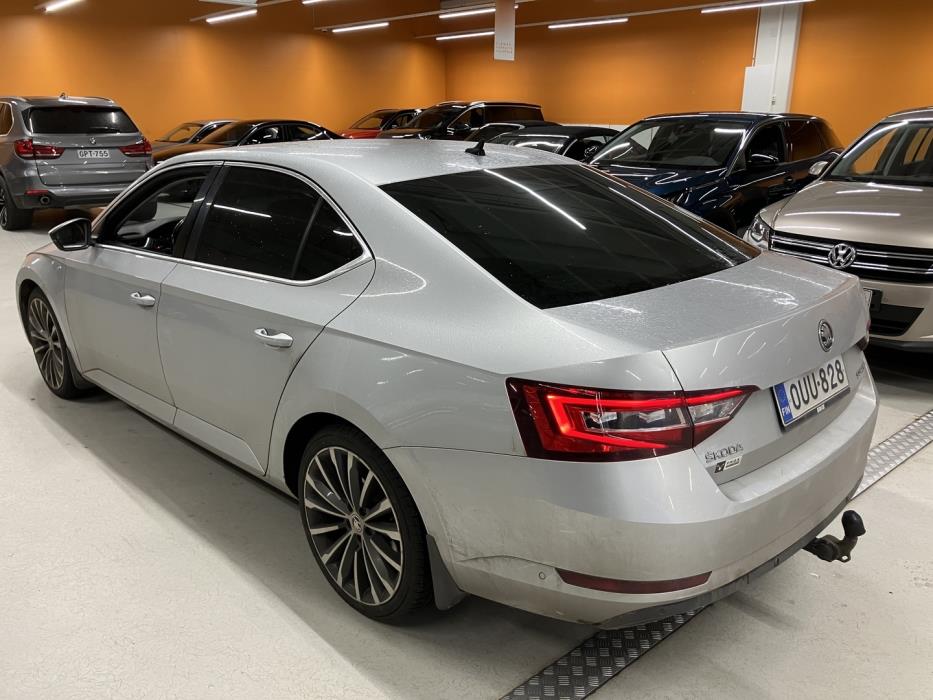 SKODA Superb 2016