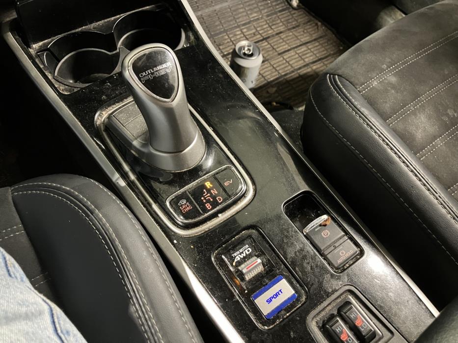 MITSUBISHI Outlander 2019