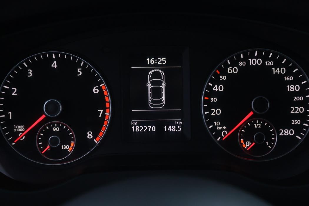 VOLKSWAGEN Jetta 2011