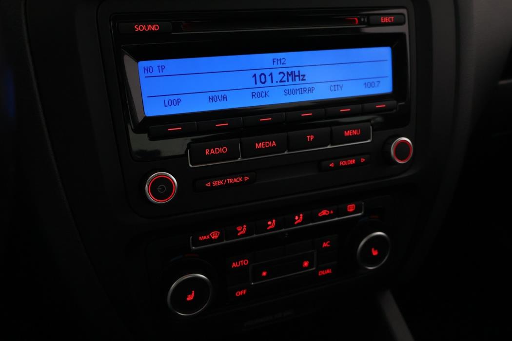 VOLKSWAGEN Jetta 2011
