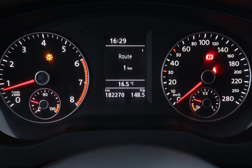 VOLKSWAGEN Jetta 2011