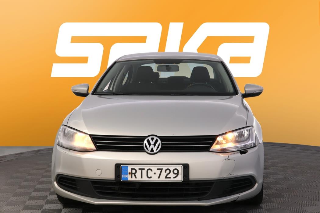 VOLKSWAGEN Jetta 2011