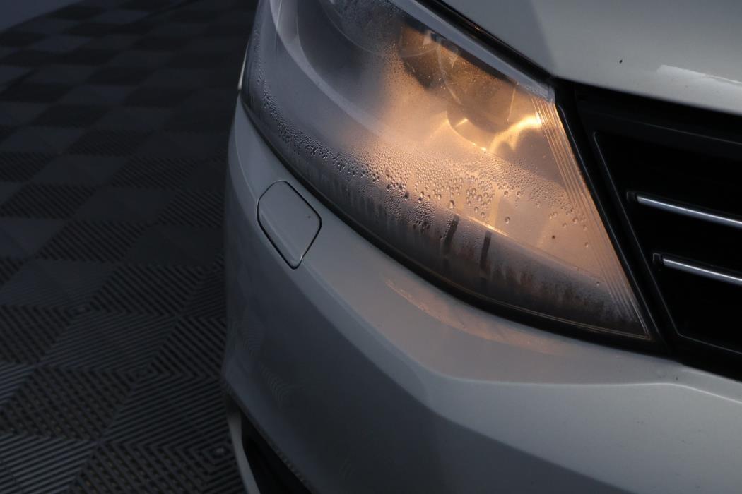 VOLKSWAGEN Jetta 2011