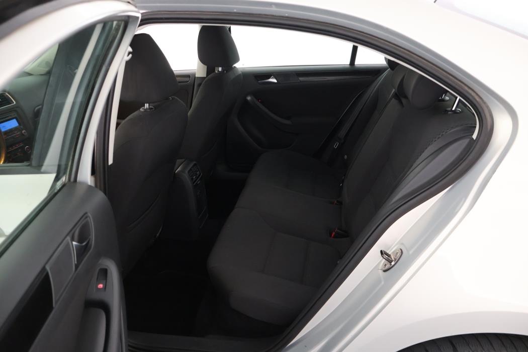 VOLKSWAGEN Jetta 2011
